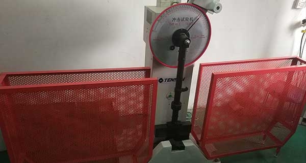 Impact-test-machine